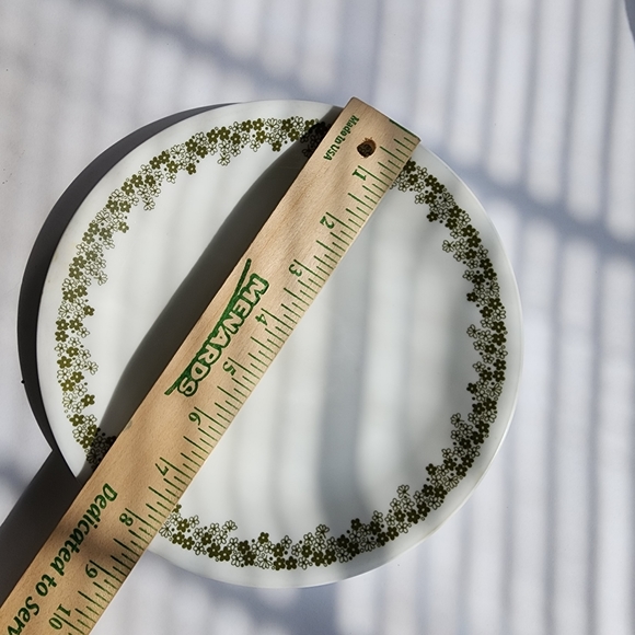 Set of (5) Corelle plates - Picture 4 of 10